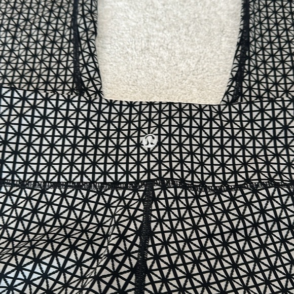 Lululemon 29” inseam leggings - Picture 4 of 4